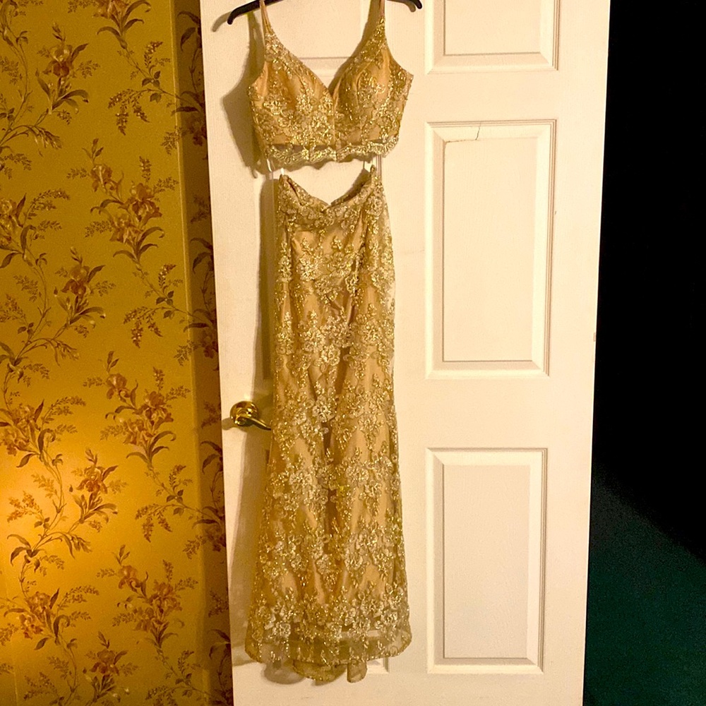 Need a cute dress for a special occasion???
